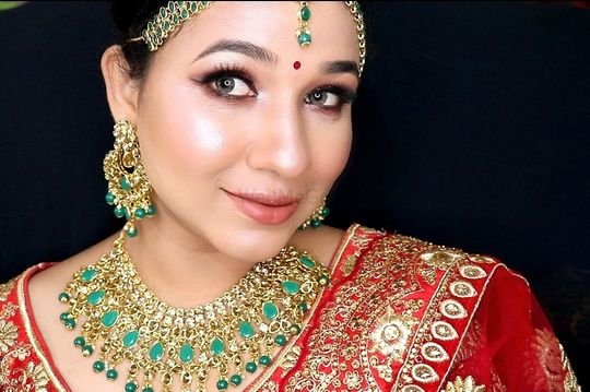 Our luxury bride enjoying for her mehandi ceremony @Anushka acharya 🤟... |  TikTok