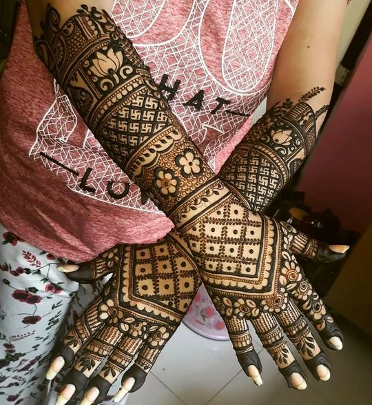 Deep Mehandi Design