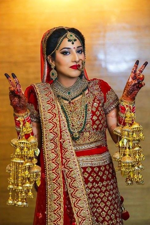 dulhan single pose • ShareChat Photos and Videos