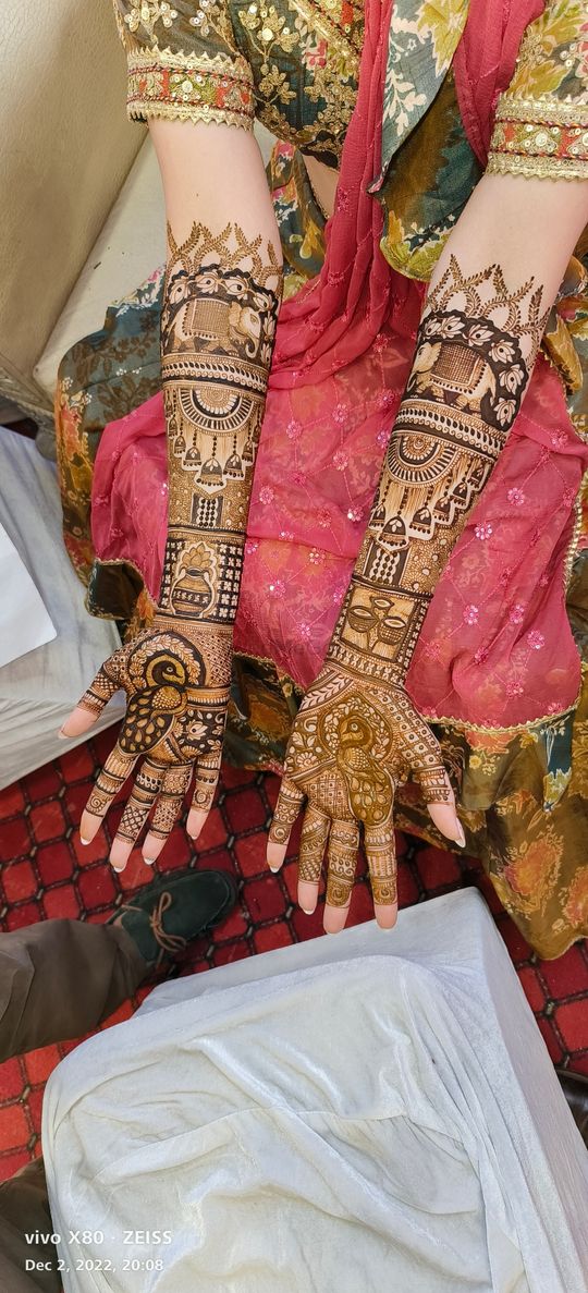 Ashish Mehndi Art- Price & Reviews | Delhi Mehndi Artists