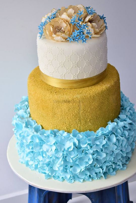RJ's Cakes and Flowers, Kadavanthara Junction - Wedding Cake - Aluva -  Weddingwire.in