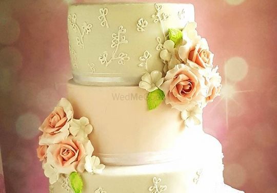Fashion Cake | Fashion cake, Cake designs birthday, Chanel cake