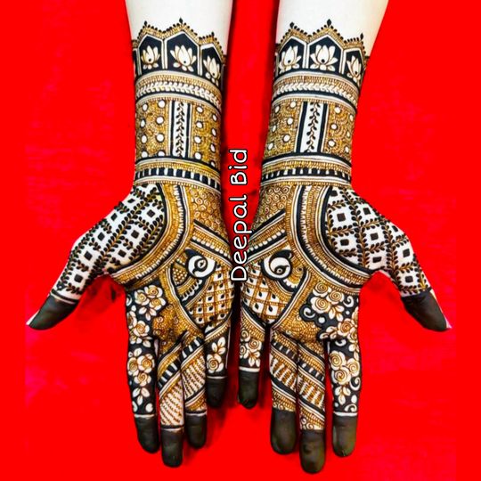 Helly Mehandi Arts - Peacock Theme Design #mehndi #art #artistsoninstagram # artist #artistsoninstagram #henna #hennadesign #design #work #passion  #mehndiartist #mumbai #weddinginspiration #wedding | Facebook