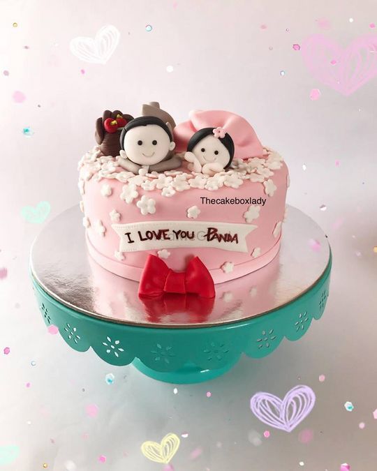 We excel in making Customized cakes on... - The Cake Box Lady | Facebook