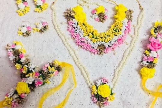 Where to find floral jewellery in Lajpat Nagar with prices