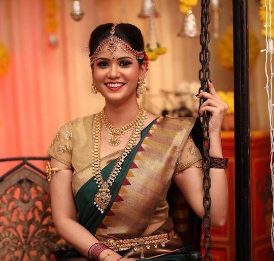 Trust Actress Sneha to rock a heavy Temple Jewellery set on top of an  equall  South indian wedding hairstyles Indian wedding hairstyles  Indian bridal hairstyles