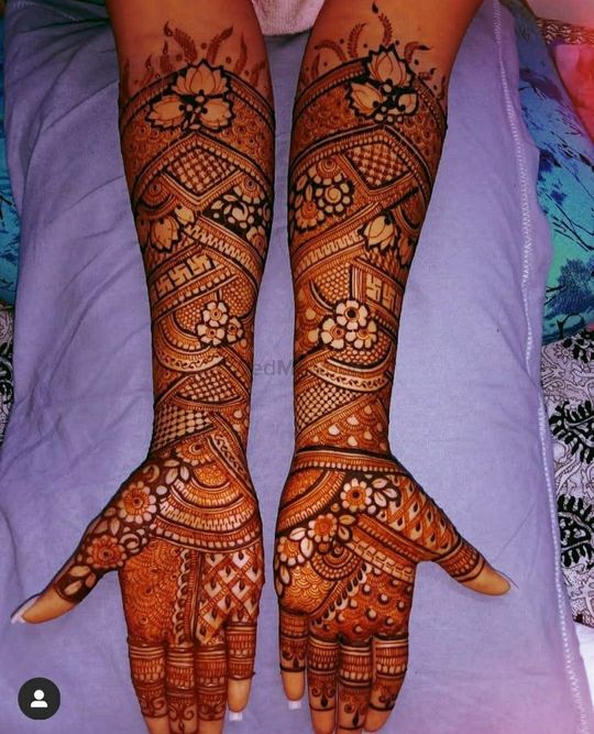 It's nice to be back home in Brisbane after 7 weeks of travel. Catching up  with the emails and the work… | Mehndi art designs, Henna designs, Beginner henna  designs