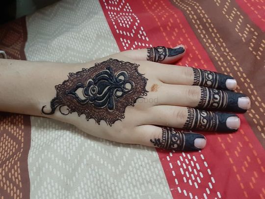 Fareena Khan Mehndi Artist - Portfolio | Mehndi Artist in Bhopal