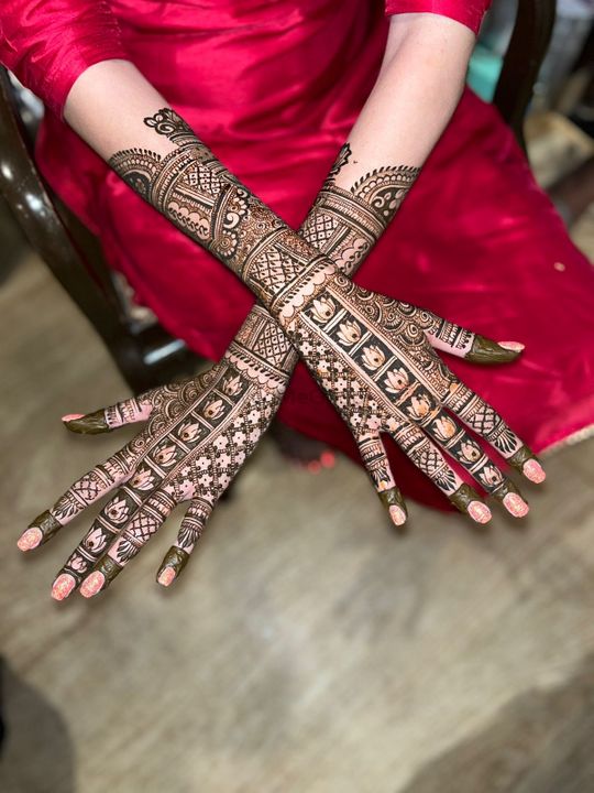 Karwa Chauth Best Mehndi Design PHOTOS 2023 hands and feet