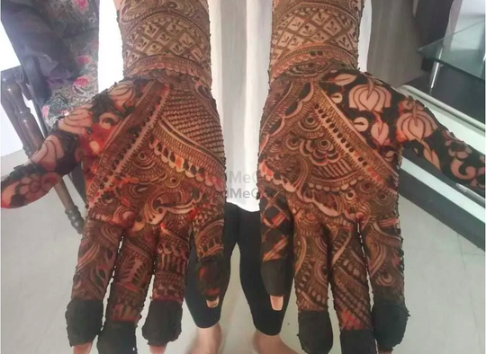 10 Instagram Mehndi Artists All Brides-To-Be Need To Follow!  #WeddingInspiration | Bridal Look | Wedding Blog