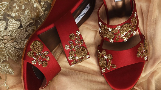 Amazon.com | Step n Style Mens Juti Indian Traditional Handmade Khussa Men Shoes  Wedding Mojari Gold | Sandals