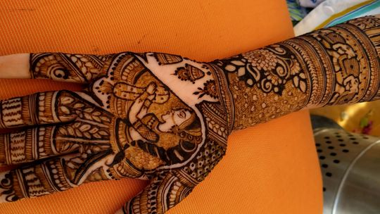 To give you some Ganesh Chaturthi mehndi design inspirations, we have a  selection of the latest mehndi designs 2022 that your gang of gir... |  Instagram