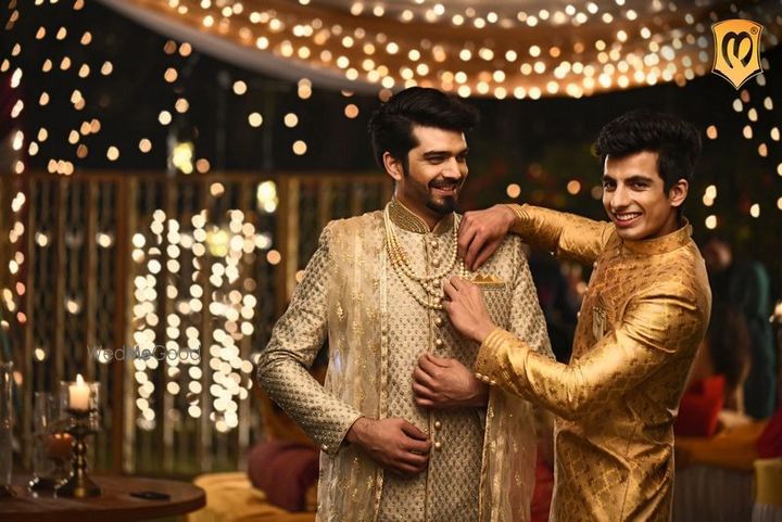 Manyavar bride groom dresses best sale