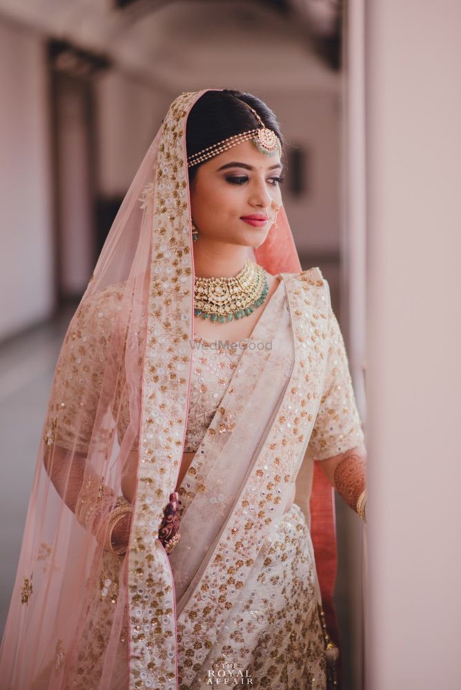 330 Lehenga Poses ideas | indian wedding outfits, indian bridal outfits,  indian fashion dresses