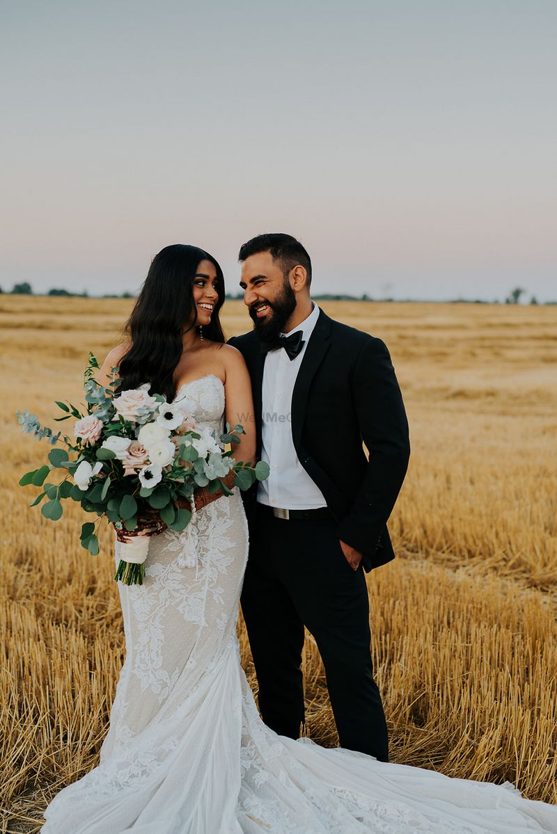 16 Funky Pre-Wedding Photoshoot Ideas For 2022 Wedding Season |  WeddingBazaar