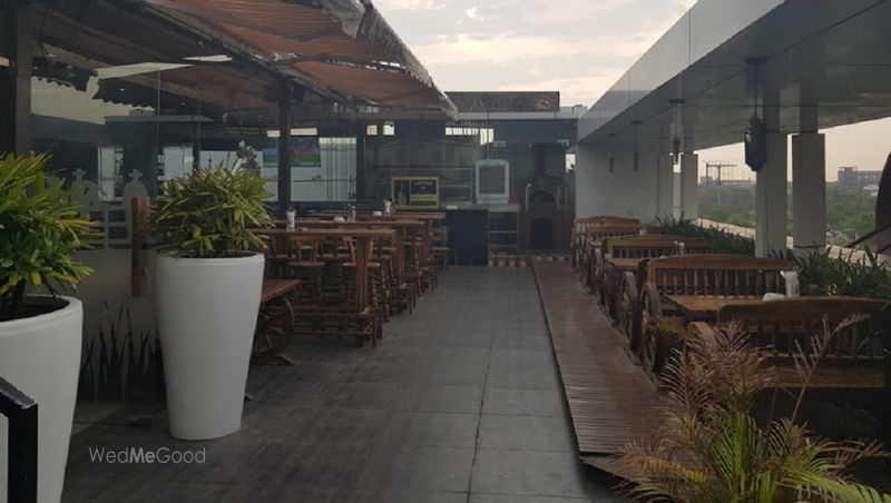 Mustang Terrace Lounge