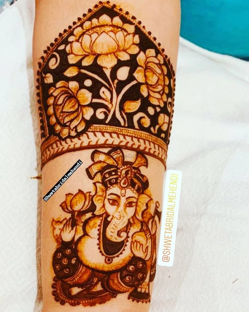 Shweta Tripathi's quirky mehendi design for her wedding is goals - view  pics | Bollywood Life