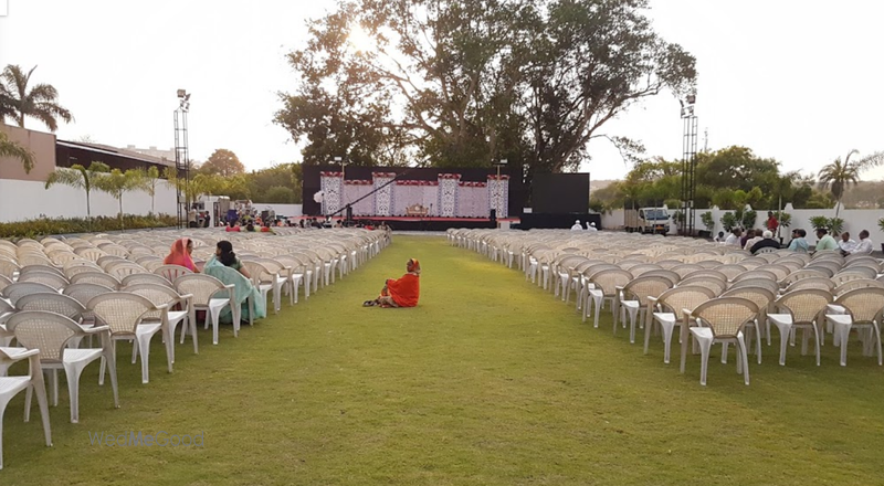Vighnaharta Palace and Lawns