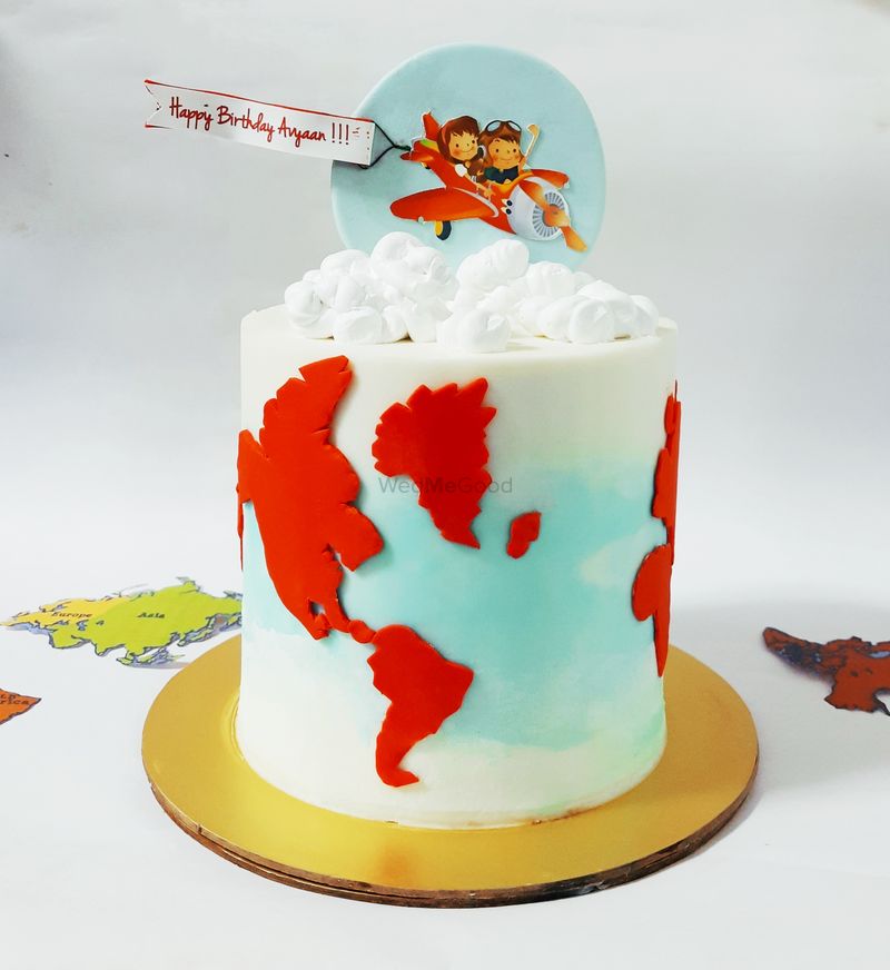 Planet Surprise Cake | SWEETLAND CAKE & TEA