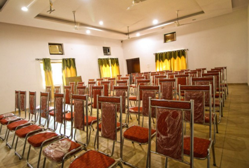 Kanwhizz Hum Tum Resort
