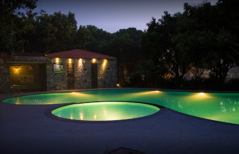 Iris Resort