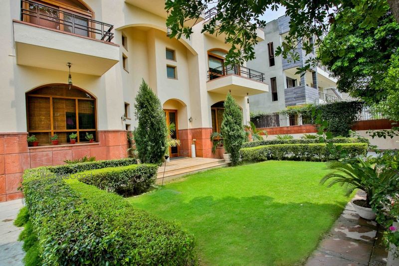 sapphire hotel gurgaon