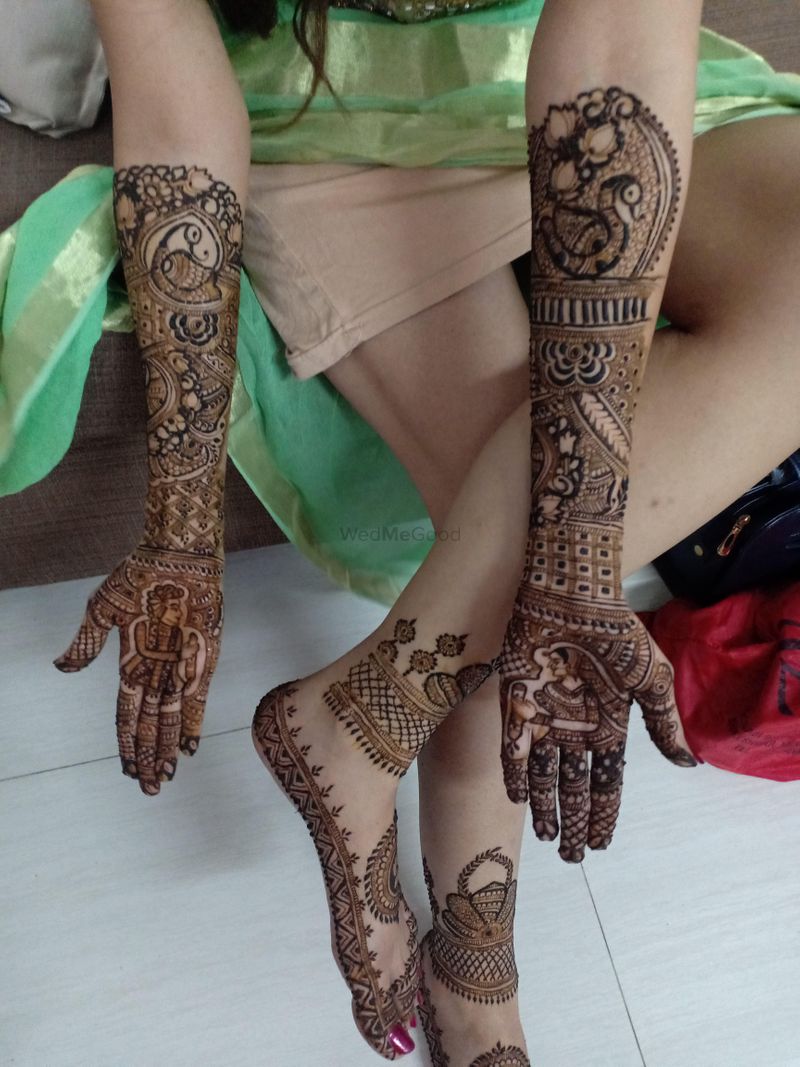 Afreen Mehndi Artist, Bridal Mehndi Artist in Mumbai | WeddingZ