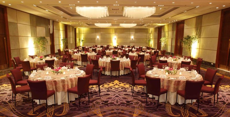 Holiday Inn Mayur Vihar East Delhi Banquet Wedding Venue