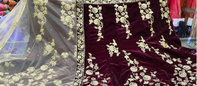 Smriti by Anju Agarwal Navya Pleated Lehenga Set | Pink, Mirror Work,  Blouse- Net, V Neck, Sleeveless | Pink blouse, Mehendi dresses, Aza fashion