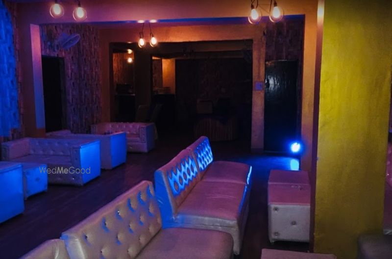 Jhakass Restro Cafe and Party Hall vikaspuri