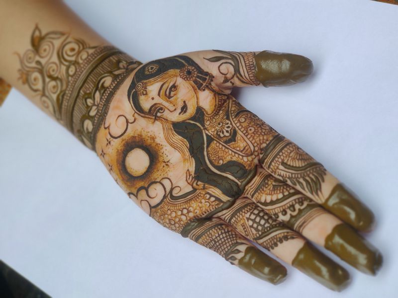 Henna tattoo (body painting) and structure of henna dye (lawsone) from... |  Download Scientific Diagram