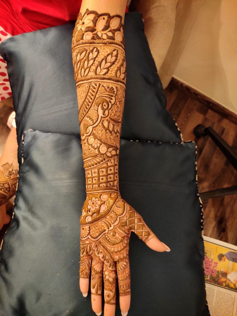 Karishma Mehndi Art- Price & Reviews | Mumbai Mehndi Artists