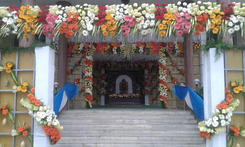 Ganpati decoration | Ganpati decoration at home, Ganapati decoration, Mandir  decoration