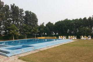 khanna farms ghitorni mg road