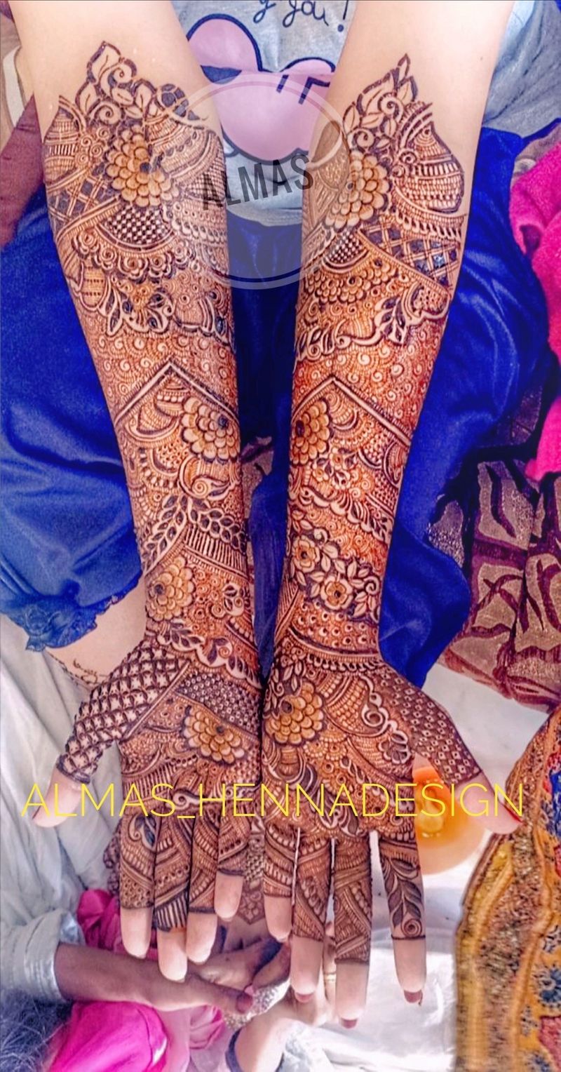 Book / Hire VARIETY ARTIST Mehndi By Amina for Events in Best Prices -  StarClinch