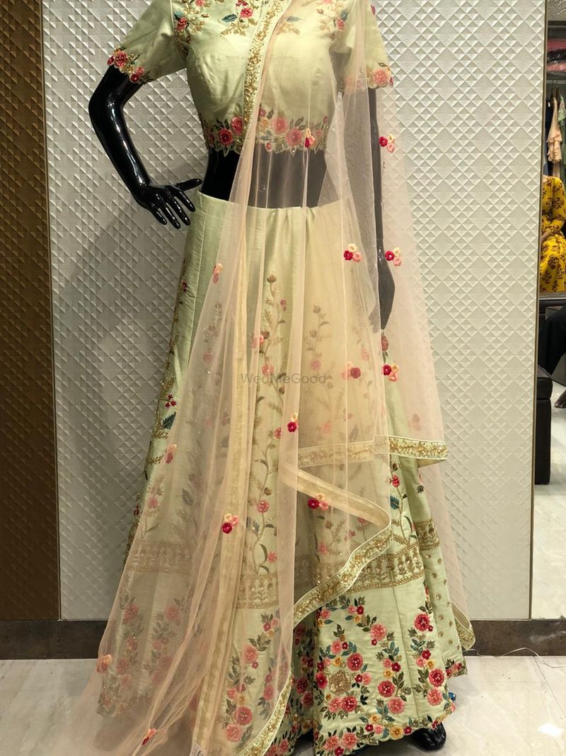 Where do I find cheap replica of designer bridal lehenga in Kolkata? - Quora