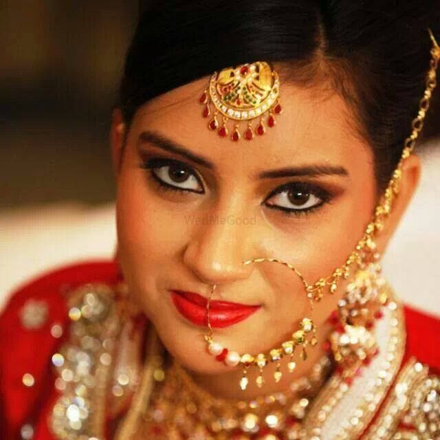 Meera Arya Makeup Artist - Price & Reviews | Delhi NCR Makeup Artist