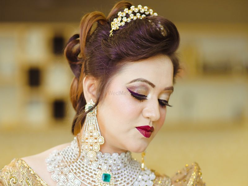 Check Out Celebrity Makeup Artist Meenakshi Dutt Lookbooks For The Wedding  Season  Boldskycom
