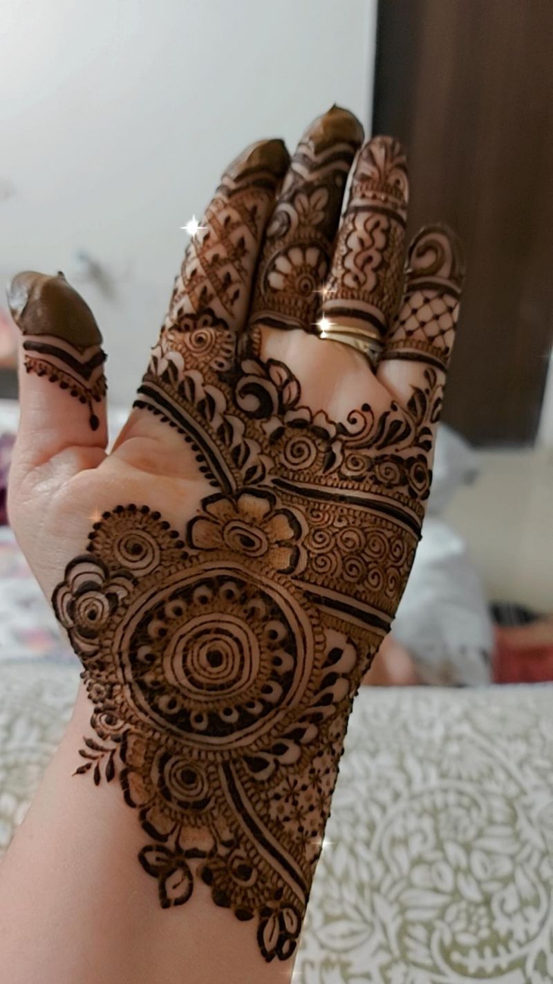 Lokesh Mehendi Arts in Dombivli East,Mumbai - Best Mehendi Artists in  Mumbai - Justdial