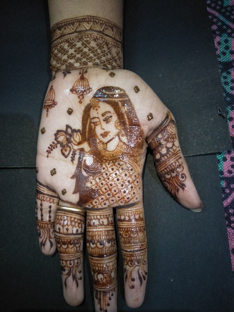 Mehandi for 50th anniversary 💕 @Ramakalani #50thanniversary #anniversary  #goldenjubilee #mehndi #mehndidesign #mehndiartist #mehndiart… | Instagram