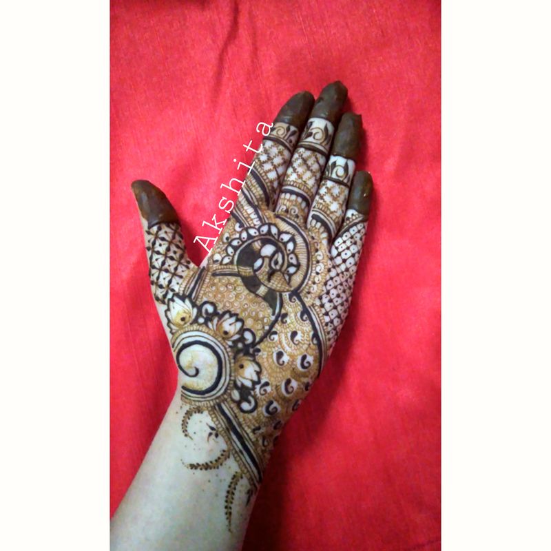 Book / Hire VARIETY ARTIST Bridal mehndi designs by tejal shah for Events  in Best Prices - StarClinch