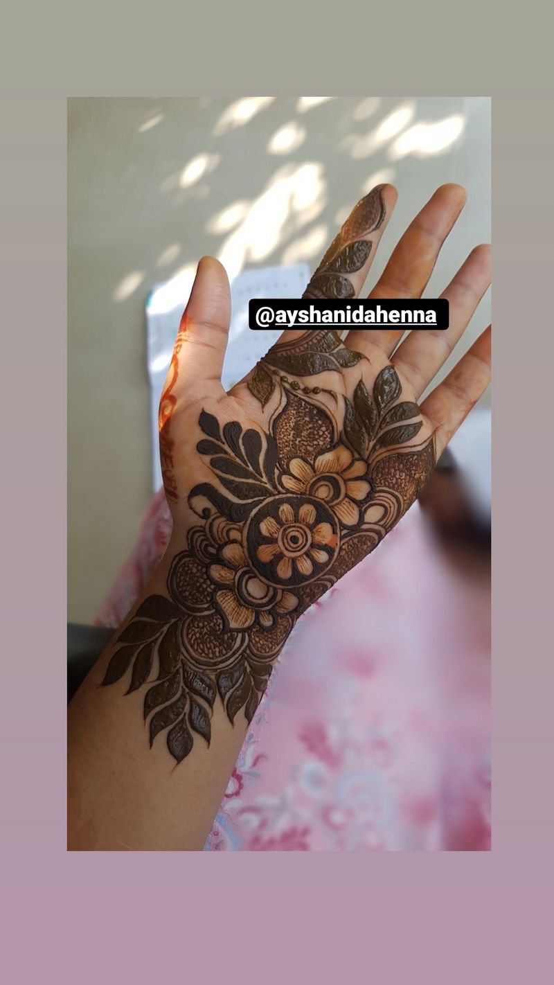 Aiza Ak (@zulfas_henna) • Instagram फोटोहरू र भिडियोहरू