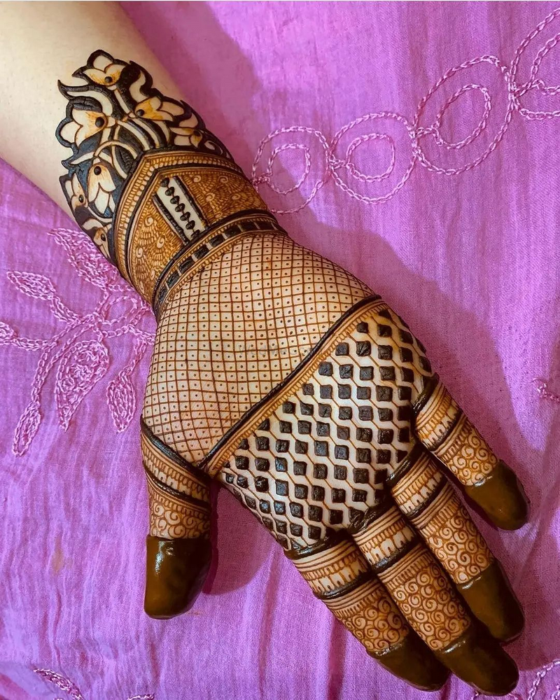 Riya Mehendi Art in Baranagar,Kolkata - Best Bridal Mehendi Artists in  Kolkata - Justdial