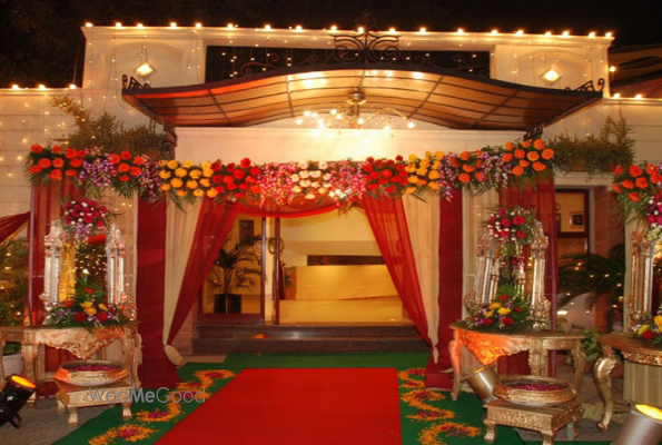 seven pearls banquet janakpuri