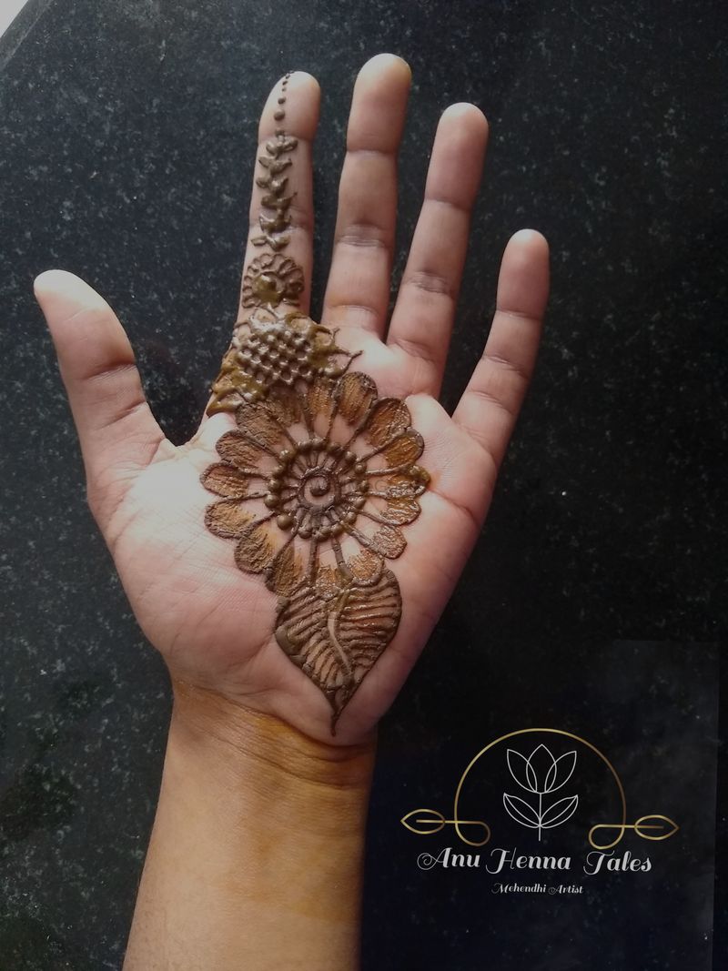 manuu_mehendi #manuumehendireels #reels #mehendireels #henna #mehndi  #mehendidesign #mehendiartist #hennalove #designs #garba #vines #n... |  Instagram