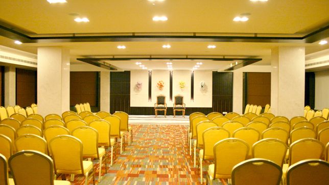 Taj Tristar