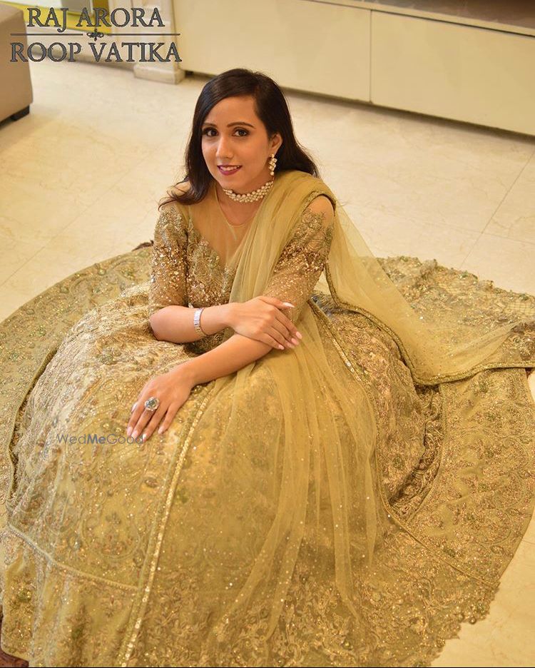 Share 125+ rajouri garden market for gowns super hot camera.edu.vn