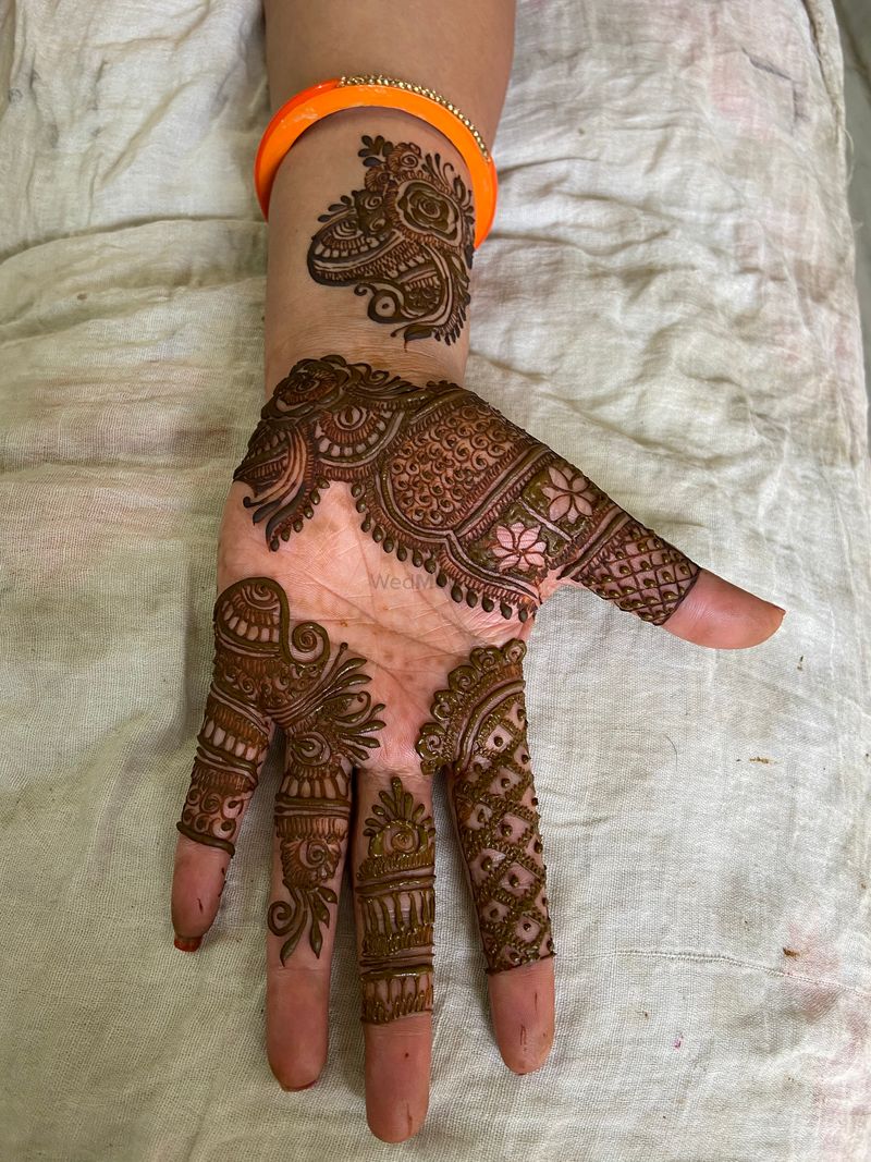 Henna Tattoo Designs at best price in Gurgaon by Anil Mehandi Art | ID:  4808363591