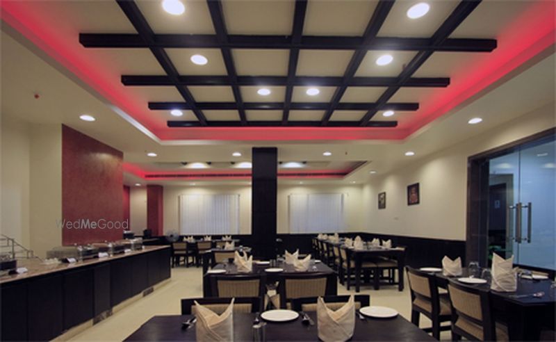 clarks inn pacific mall kaushambi