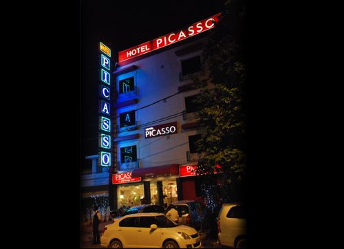 hotel piccaso naraina